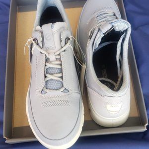 Women Waterproof Sneaker